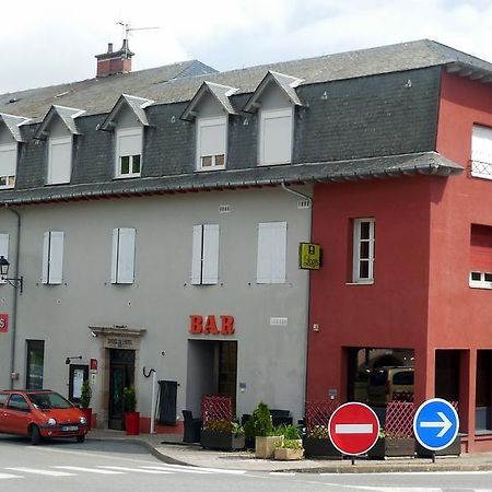 Logis Hotel Restaurant Des Voyageurs Pont-de-Salars Bagian luar foto