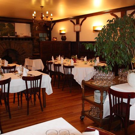 Logis Hotel Restaurant Des Voyageurs Pont-de-Salars Ruang foto
