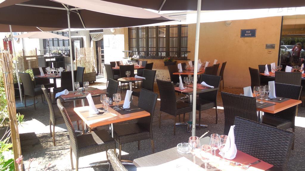 Logis Hotel Restaurant Des Voyageurs Pont-de-Salars Bagian luar foto