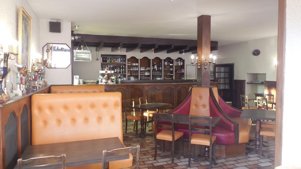 Logis Hotel Restaurant Des Voyageurs Pont-de-Salars Bagian luar foto