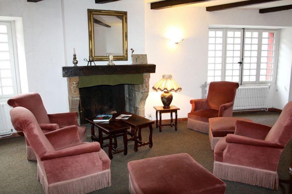 Logis Hotel Restaurant Des Voyageurs Pont-de-Salars Bagian luar foto