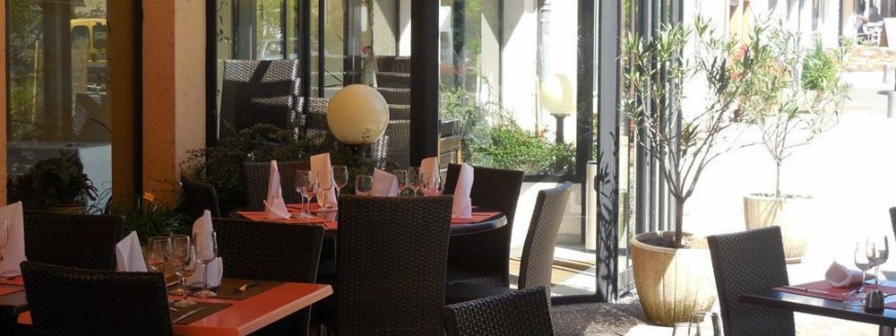 Logis Hotel Restaurant Des Voyageurs Pont-de-Salars Bagian luar foto