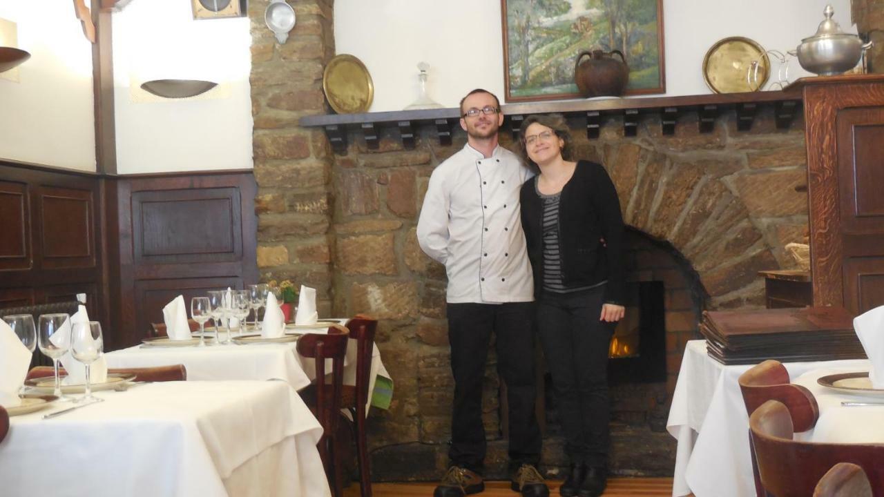Logis Hotel Restaurant Des Voyageurs Pont-de-Salars Bagian luar foto